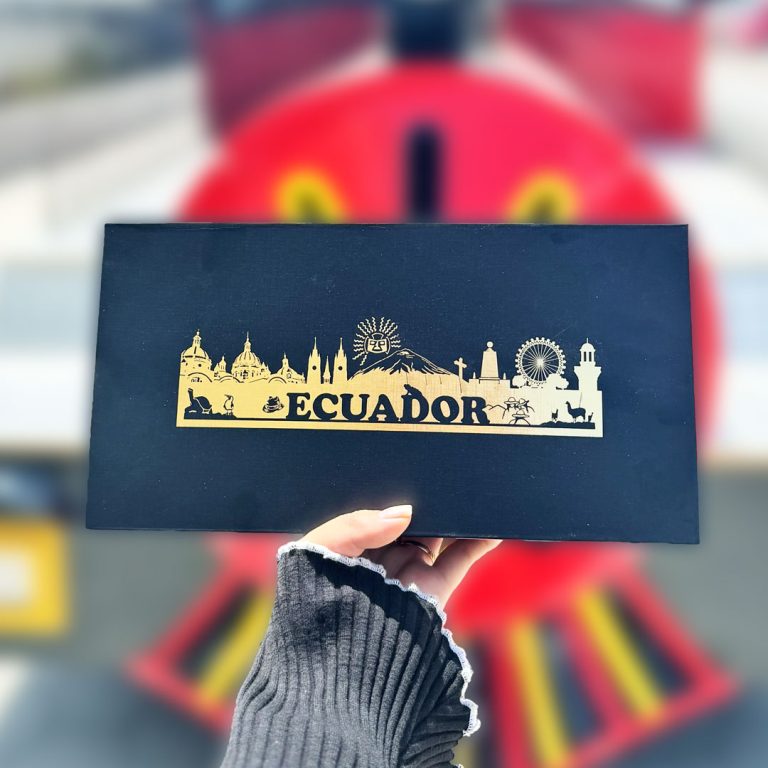 Caja-Mitad-Del-Mundo